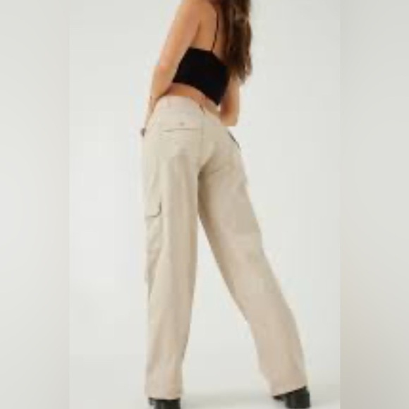 Women’s Garage Cargo pants, tan, size 00 Low waist khaki pockets comfy - Picture 2 of 15